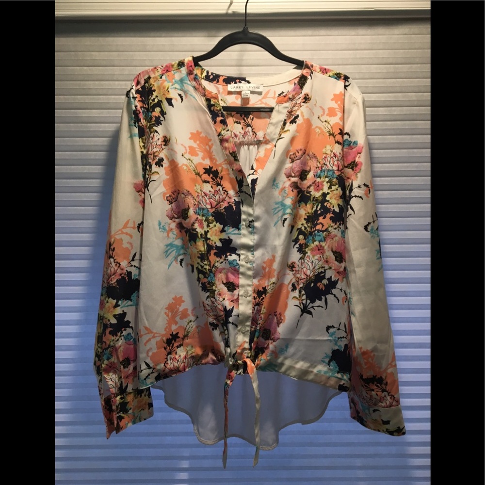 Floral high-low blouse with front tie